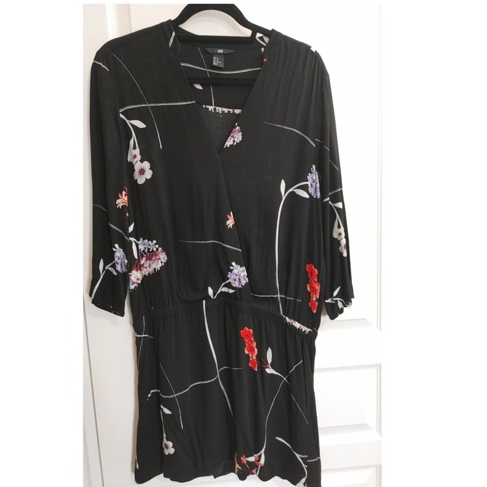 H&M BLACK SHORT CROSS OVER DRESS WITH WAIST BAND (10)